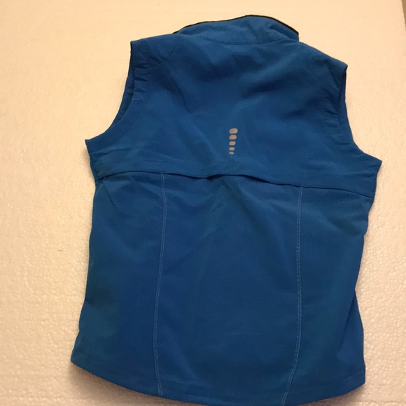 Nike Sphere Pro Women’s Sport Vest Outerwea - Picture 3 of 6